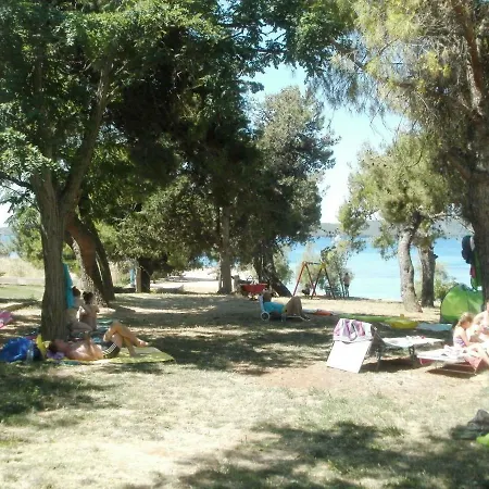 And Aleksandra Konukevi 3*