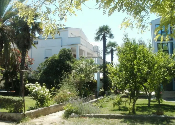 And Aleksandra בית הארחה