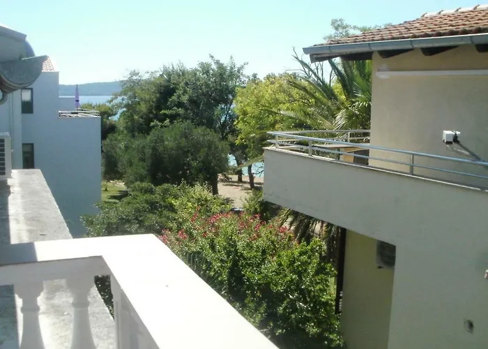 And Aleksandra Bibinje