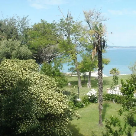 Maison d'hôtes And Aleksandra 3*