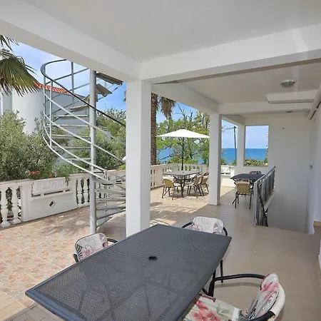 Maison d'hôtes And Aleksandra 3*