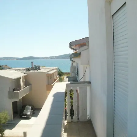 Maison d'hôtes And Aleksandra 3*